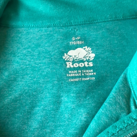 Roots zip up gorgeous green zip side pocket and 1 zip back pocket Sz S - Picture 3 of 6